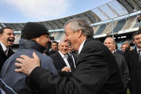 O candidato é amigo de Caruso e torcedor do Racing