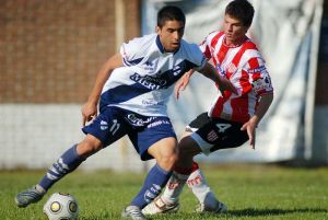 Deportivo Merlo (azul) x Unión (vermelho)