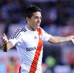 Lanzini comemora o primeiro do River