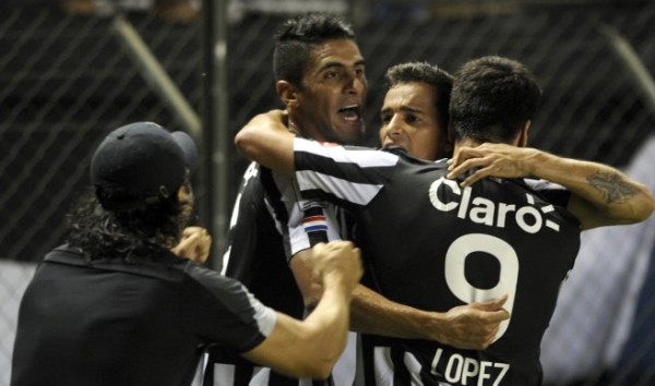 Trellez marcou o gol da vitória do Libertad sobre o Pincha. Foto: http://d10.paraguay.com