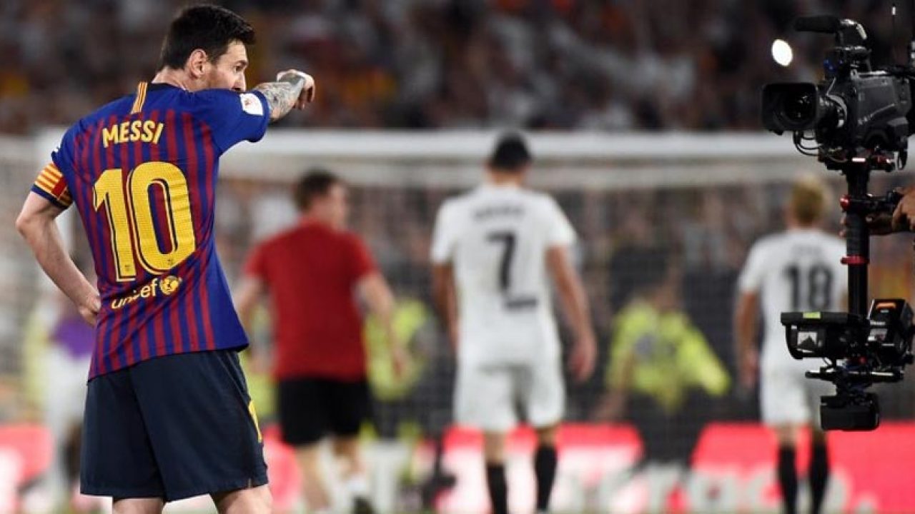 Messi perde pênalti, e Barcelona é eliminado da Champions pelo